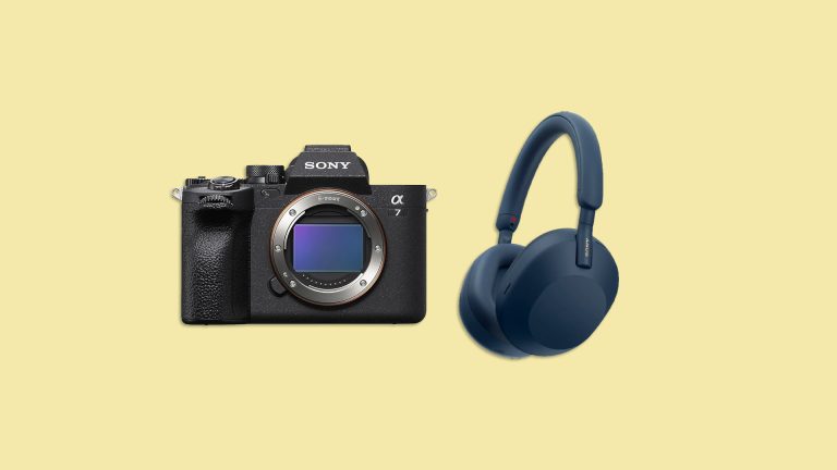 Win A $2000+ Sony Camera, $300 Sony Headphones, And Back Pack In The Adorama Weekly Holiday Giveaway